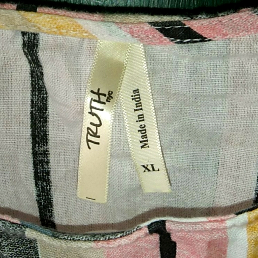 TRUTH NYC cropped blouse XL